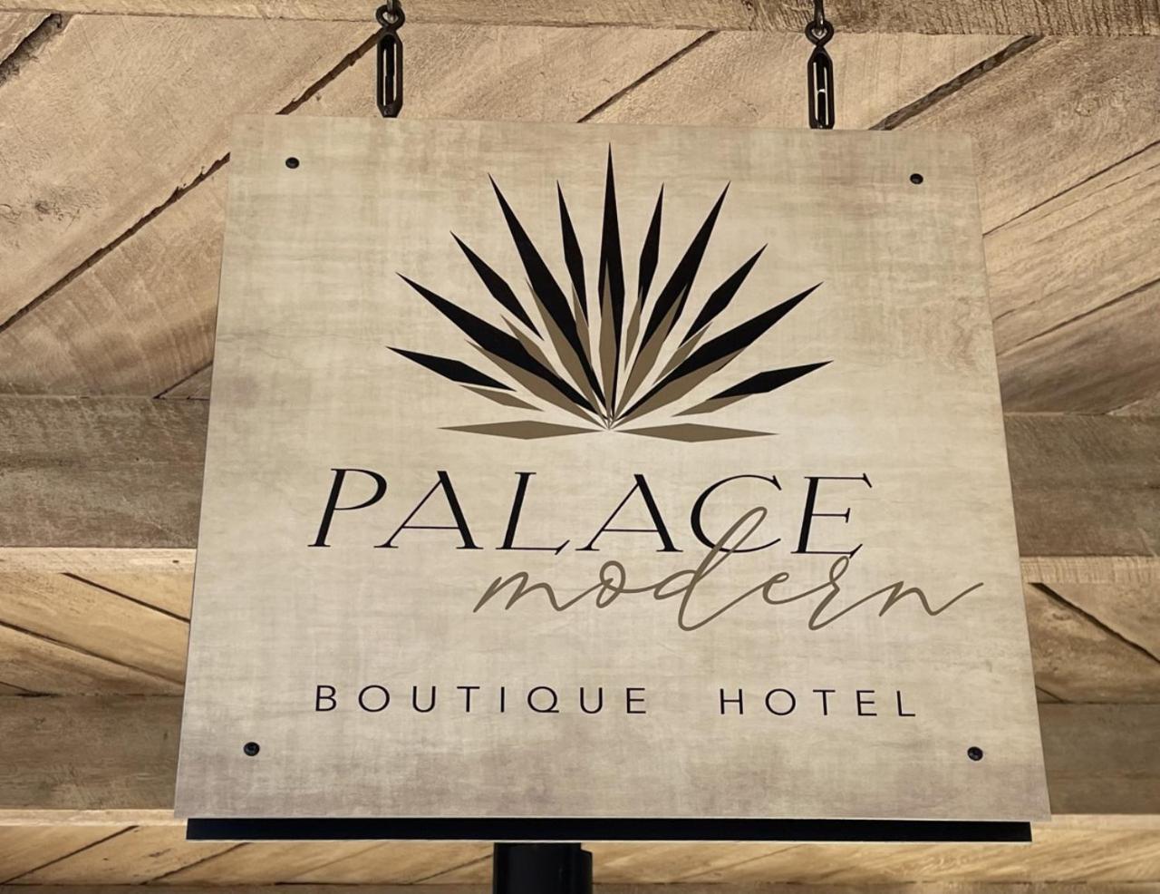 Palace Modern At The Plaza - King 11